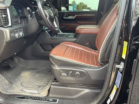 Used 2024 GMC Sierra 3500 Denali Ultimate AWD/4WD image 13