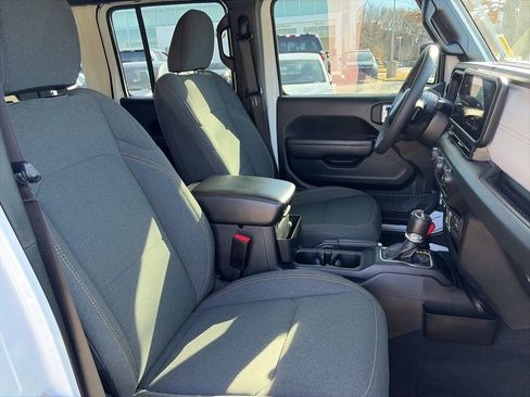 Used 2024 Jeep Wrangler Unlimited image 26