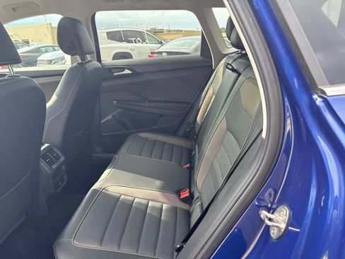 Used 2023 Volkswagen Taos SEL AWD/4WD image 8