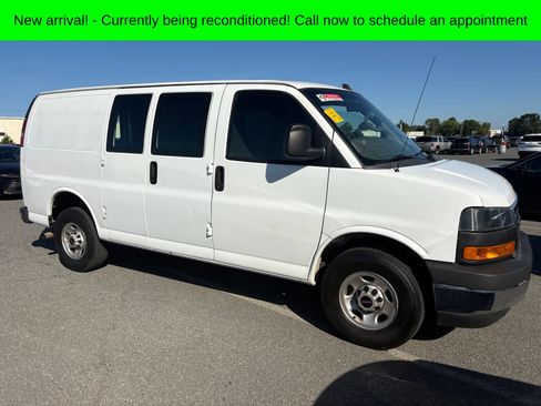 Used 2022 GMC Savana 2500 w/ Driver Convenience Package RWD image 2