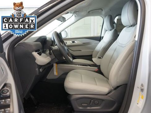 Used 2026 Ford Explorer Active w/ Active Comfort Package AWD/4WD image 22
