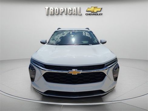 New 2026 Chevrolet Trax LT w/ Driver Confidence Package image 8