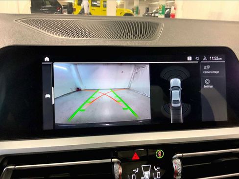 Used 2019 BMW 330i xDrive Sedan w/ Convenience Package image 26