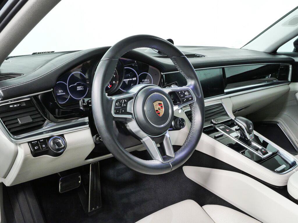 Used 2017 Porsche Panamera 4S AWD/4WD image 4