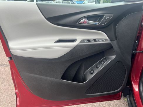 Used 2018 Chevrolet Equinox Premier AWD/4WD image 11