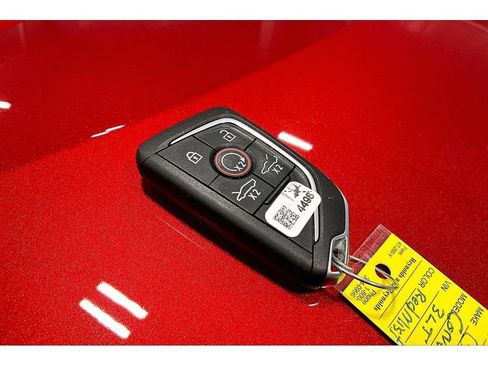 Used 2024 Chevrolet Corvette Stingray Premium Cpe w/ Z51 Performance Package RWD image 47