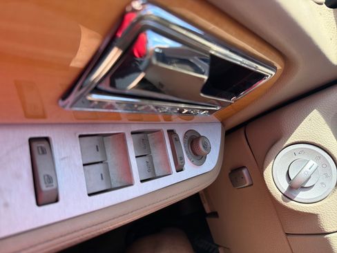 Used 2010 Lincoln Navigator 2WD image 11