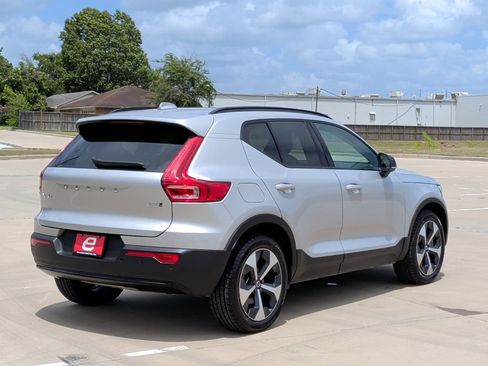 Used 2025 Volvo XC40 B5 Plus AWD/4WD image 7