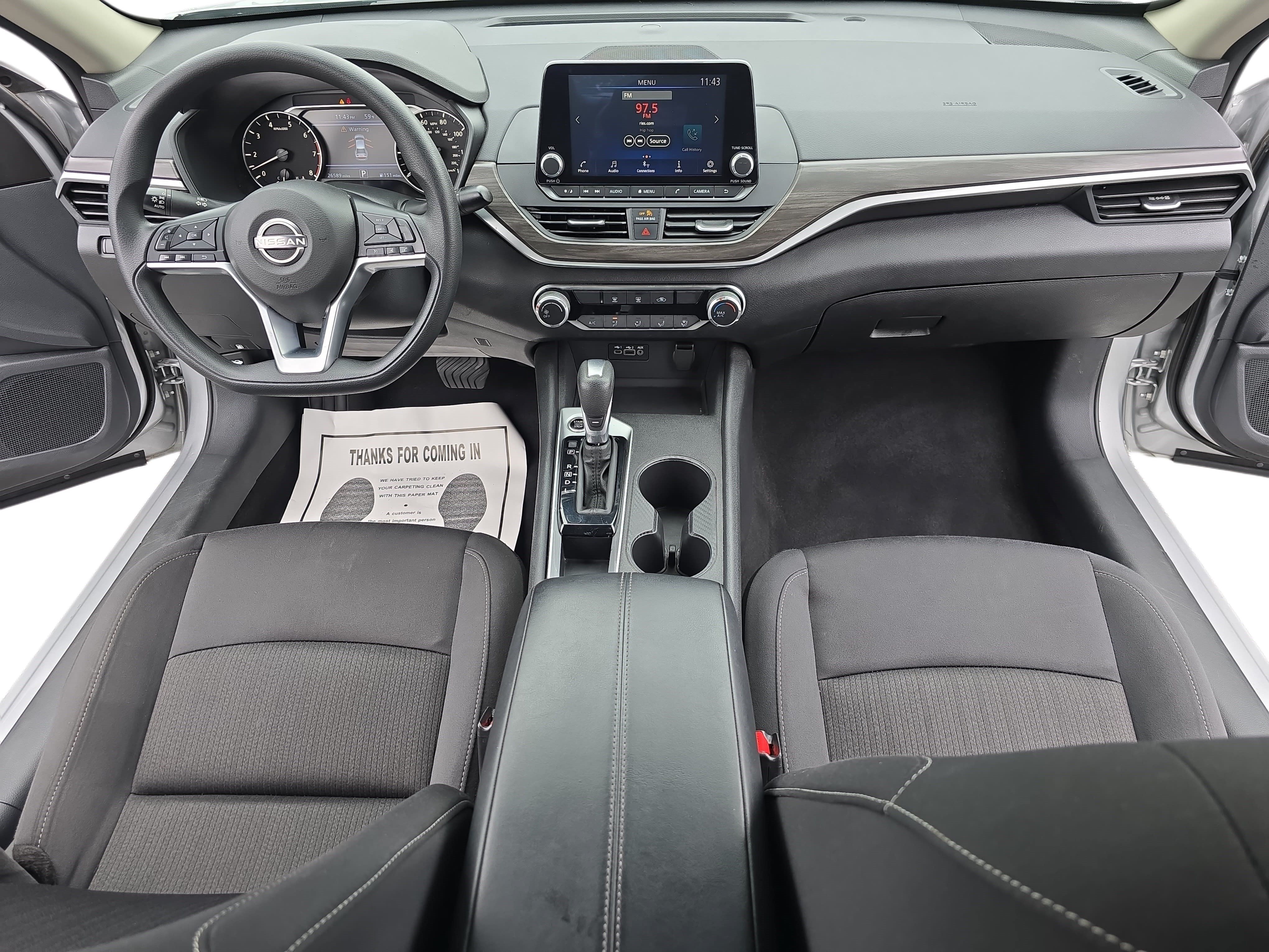 Used 2025 Nissan Altima 2.5 SV FWD image 9