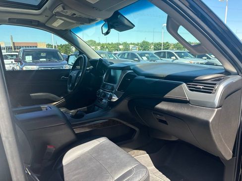 Used 2015 Chevrolet Suburban LT AWD/4WD image 27