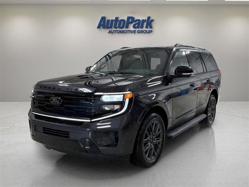 New 2026 Ford Expedition Platinum w/ Stealth Appearance Package image 3