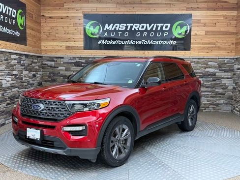 Used 2023 Ford Explorer XLT w/ Equipment Group 202A AWD/4WD image 4