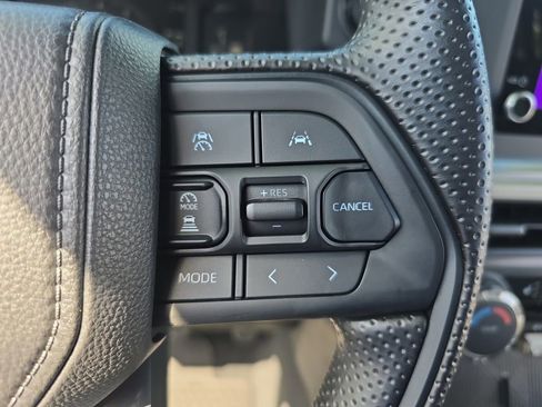 Used 2025 Toyota Tacoma SR5 image 18