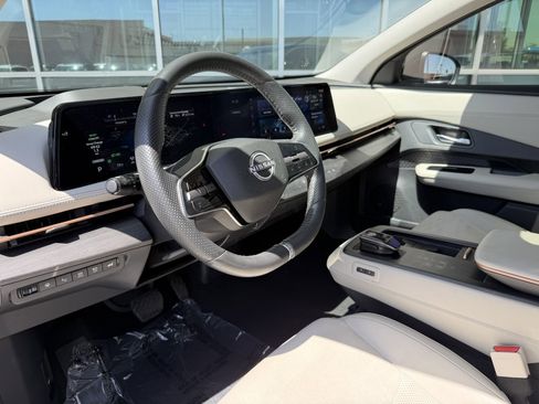 Used 2024 Nissan Ariya FWD image 33