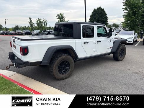 Used 2023 Jeep Gladiator Mojave AWD/4WD image 4
