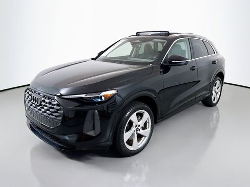 Used 2025 Audi Q5 Premium Plus AWD/4WD image 3