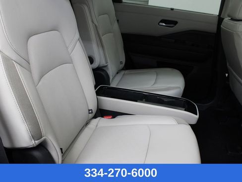 New 2026 Nissan Pathfinder SL image 18