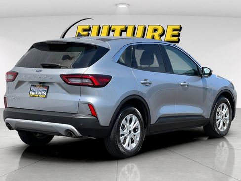 Certified 2023 Ford Escape Active w/ Tech Pack #2 FWD image 3