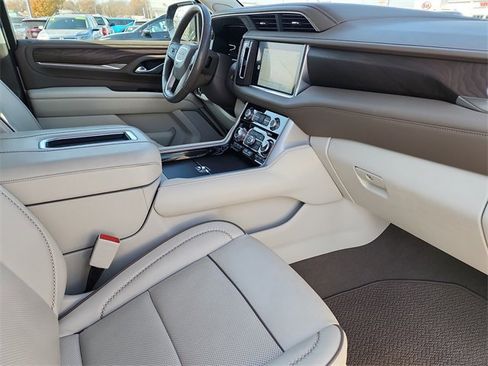 Used 2022 GMC Yukon Denali w/ Denali Ultimate Package image 18
