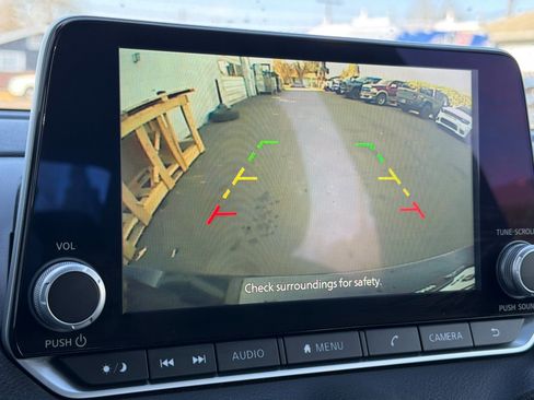 Used 2023 Nissan Sentra SV image 17