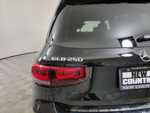 Certified 2022 Mercedes-Benz GLB 250 4MATIC image 8