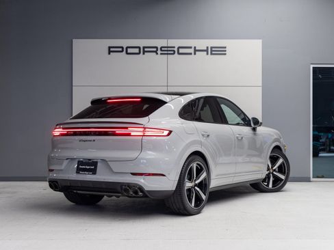 Certified 2026 Porsche Cayenne S AWD/4WD image 7