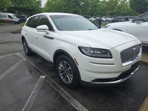 Used 2022 Lincoln Nautilus FWD w/ Premium Package image 4