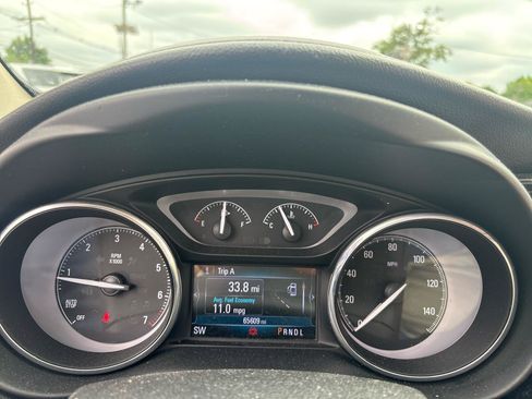 Used 2019 Buick Envision Essence FWD image 17