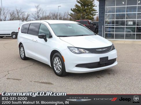 New 2026 Chrysler Voyager LX image 1