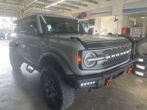 Used 2024 Ford Bronco Badlands image 1