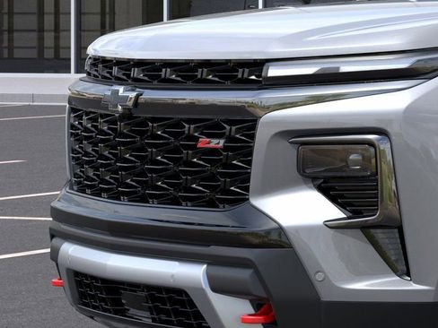 New 2026 Chevrolet Traverse Z71 w/ Enhanced Driving Package AWD/4WD image 13
