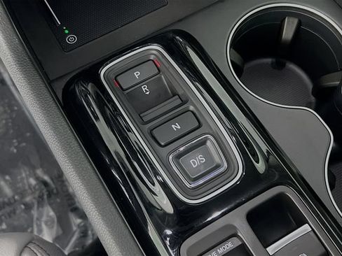 Used 2025 Honda Pilot EX-L image 24