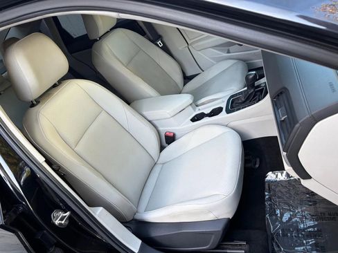 Used 2020 Volkswagen Jetta SE w/ SE Cold Weather Package image 14
