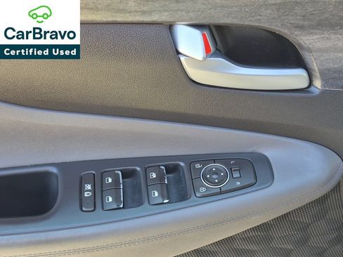 Used 2019 Hyundai Santa Fe SE FWD image 8