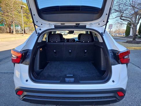 Certified 2025 Chevrolet Trax LS image 34