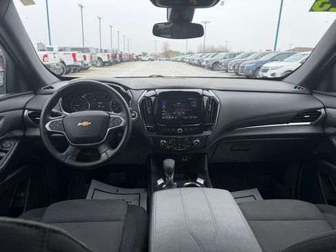 Used 2023 Chevrolet Traverse LT image 15