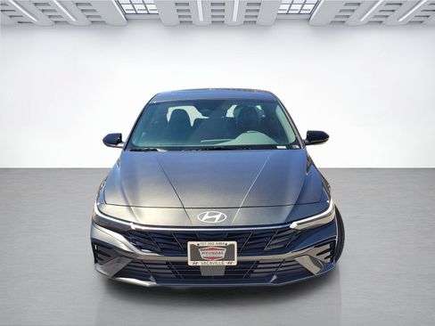 New 2026 Hyundai Elantra SEL Sport Premium FWD image 2
