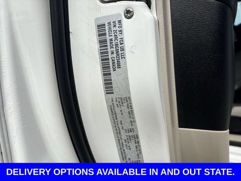 Used 2022 Chrysler Pacifica Touring-L FWD image 32