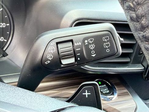 Used 2020 Ford Explorer Limited RWD image 22