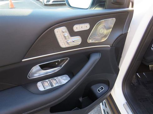 Certified 2023 Mercedes-Benz GLS 580 4MATIC image 9