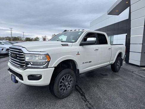 Used 2022 RAM 3500 Limited AWD/4WD image 3