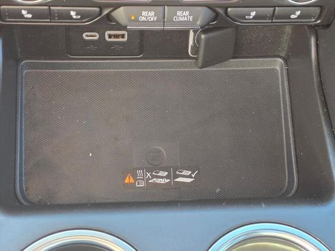 Used 2021 Chevrolet Tahoe Z71 image 21