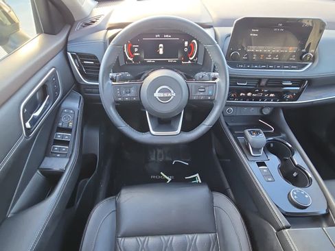 Used 2022 Nissan Rogue Platinum w/ Head-Up Display Package image 8