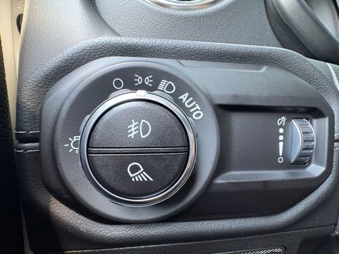 New 2025 Jeep Gladiator Sport image 3