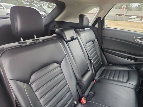 Used 2020 Ford Edge SEL FWD image 17