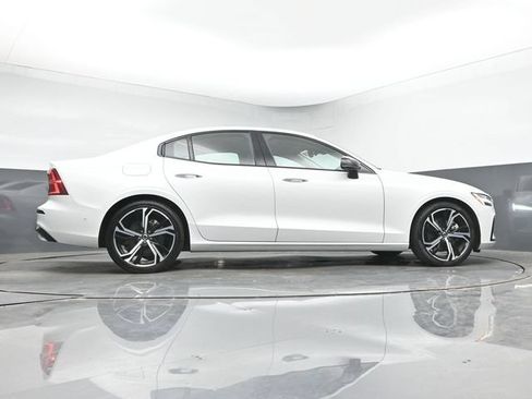 Used 2025 Volvo S60 B5 Plus FWD image 17