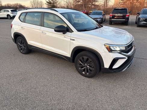 Used 2022 Volkswagen Taos S image 19