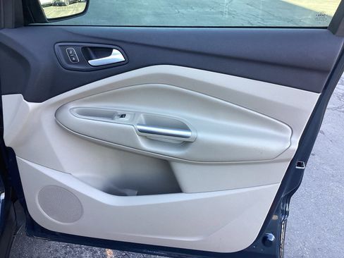 Used 2019 Ford Escape Titanium image 24