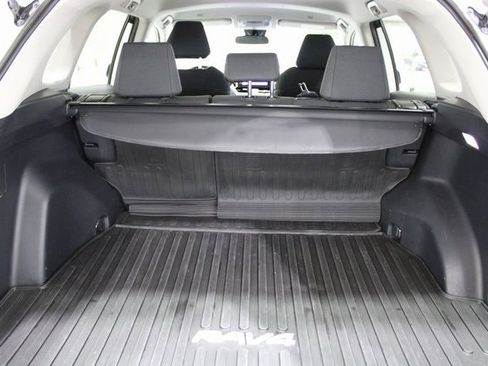 Used 2024 Toyota RAV4 LE image 20