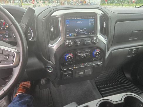 Used 2020 Chevrolet Silverado 1500 LT w/ All-Star Edition AWD/4WD image 9